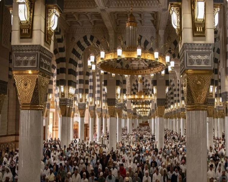 وصول أولى طلائع الدفعة الثالثة من ضيوف برنامج خادم الحرمين للعمرة والزيارة إلى المدينة المنورة