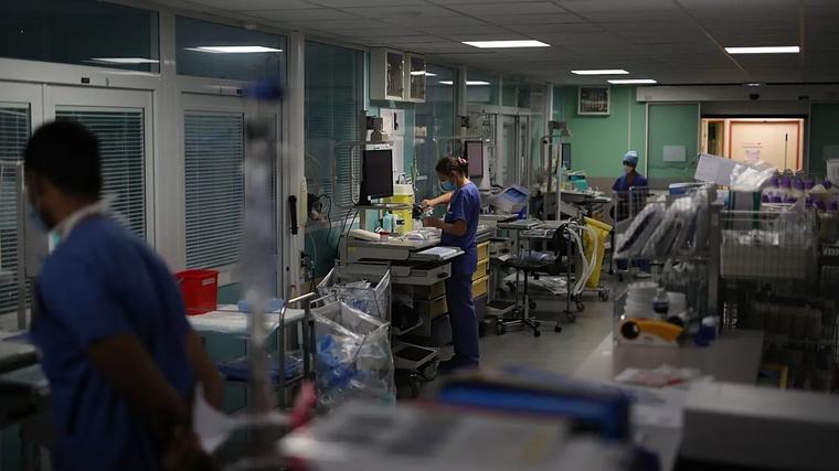 دراسة لجامعة تل أبيب: 1370 طبيبا غادروا دولة الاحتلال بين عامي 2023 و2025