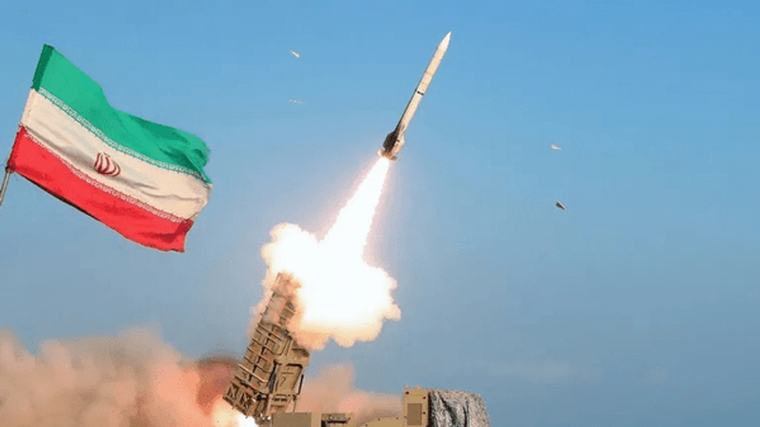إيران تعلن تحديث دفاعاتها الجوية لمواجهة التهديدات المحتملة