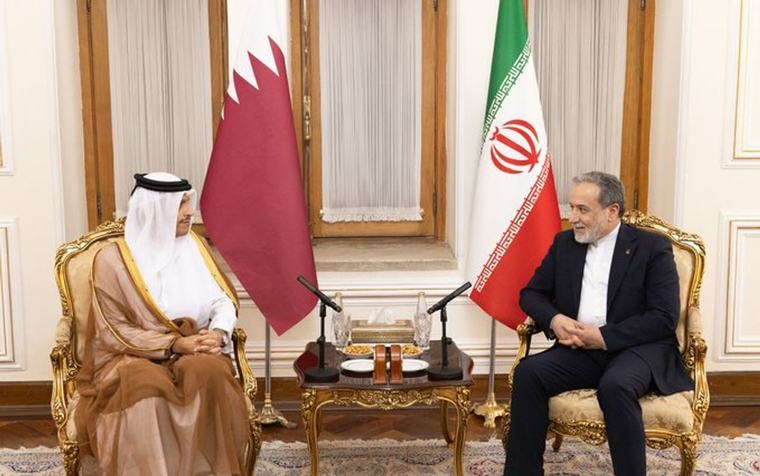 قطر وإيران تبحثان ممرًا ملاحيًا مؤقتًا وتطهير مضيق هرمز من الألغام