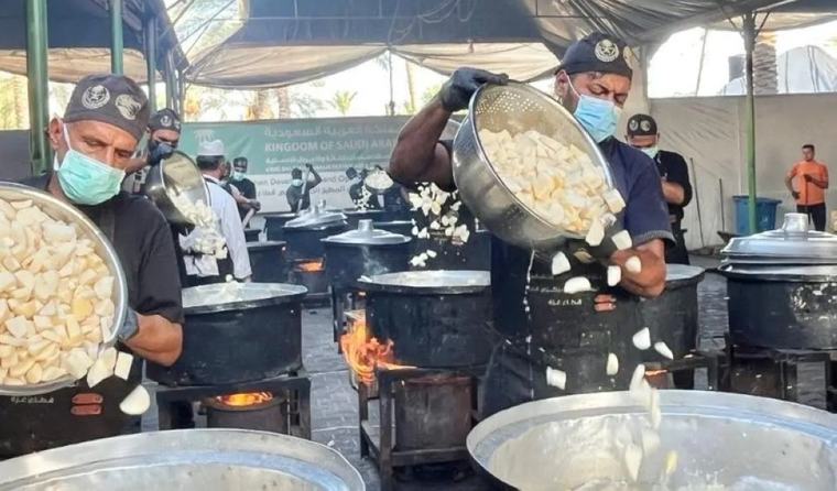 توزيع 24,850 وجبة ساخنة ضمن الحملة الشعبية السعودية لإغاثة غزة