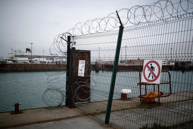 Bodies of French fishermen found in Channel sinking