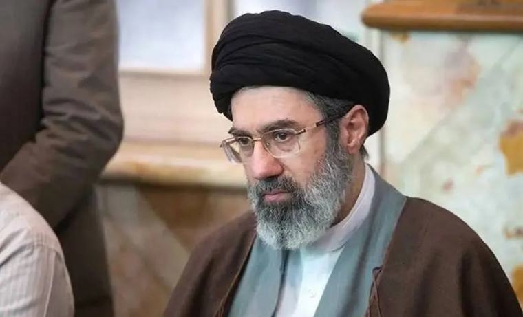 خامنئي يحذر من إظهار نقاط ضعف إيران ويدعو إلى تعزيز التماسك الداخلي
