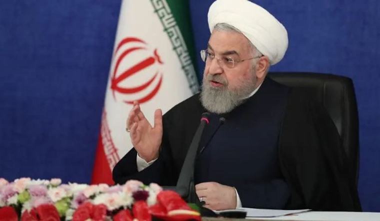 حسن روحاني يدعو لاستفتاء شعبي في إيران حول استمرار الحرب