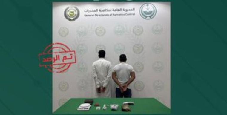 القبض على مواطنين لترويجهما الحشيش وأقراص مخدرة بالقصيم