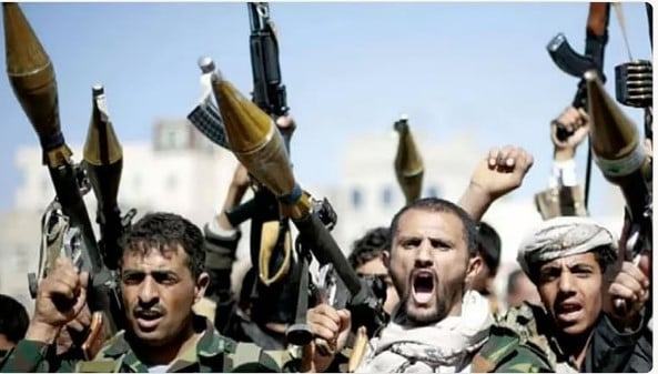 تقرير: الحوثيون يوسعون شبكاتهم بالقرن الأفريقي بالتهريب والتجنيد