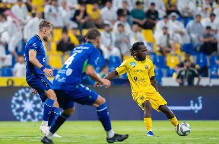 نزيف النقاط مستمر.. التعاون والفتح يتعادلان سلبيًا في دوري روشن