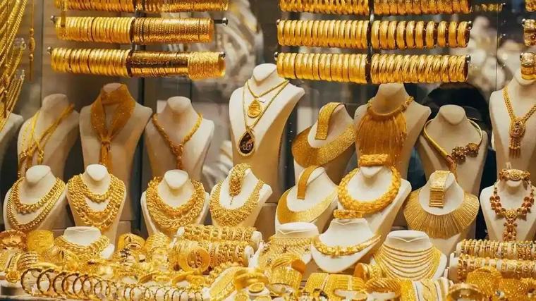 أسعار الذهب في السعودية اليوم الثلاثاء 19-3-1448 بعد انخفاضه عالميًا