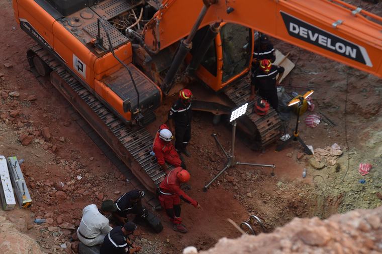 Algerian boy trapped in well for days found dead